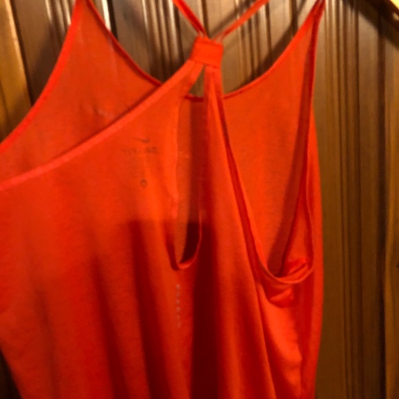 Nike Work out top - Picture 3 of 3